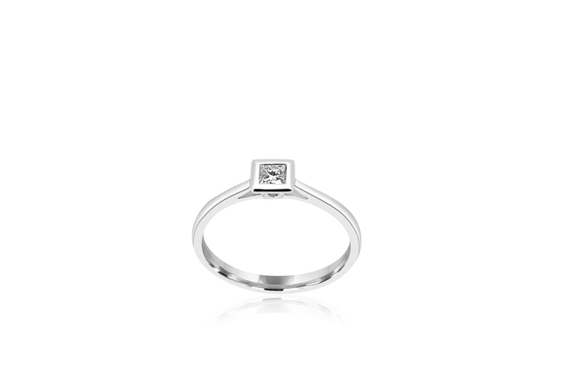 18k White Gold Princess Cut Solitaire Diamond Ring