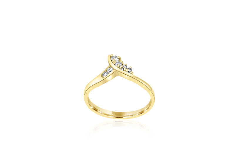 18K Yellow Gold V Diamond Ring